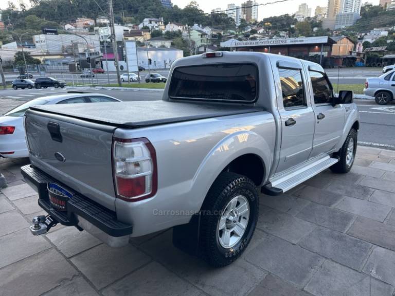 FORD - RANGER - 2012/2012 - Prata - R$ 64.900,00