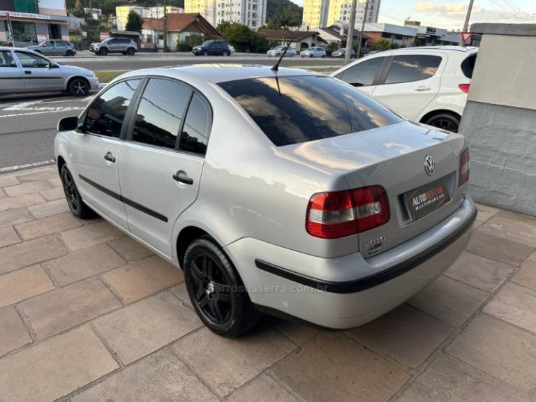 VOLKSWAGEN - POLO - 2006/2006 - Prata - R$ 26.500,00