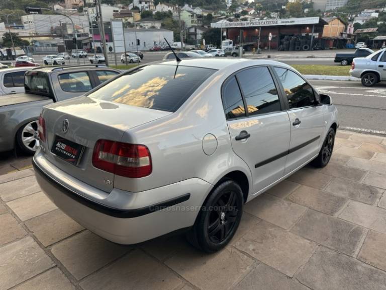 VOLKSWAGEN - POLO - 2006/2006 - Prata - R$ 26.500,00