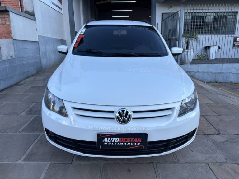 VOLKSWAGEN - SAVEIRO - 2012/2012 - Branca - R$ 39.999,00