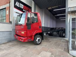 FORD - CARGO 815 - 2011/2011 - Vermelha - R$ 185.000,00