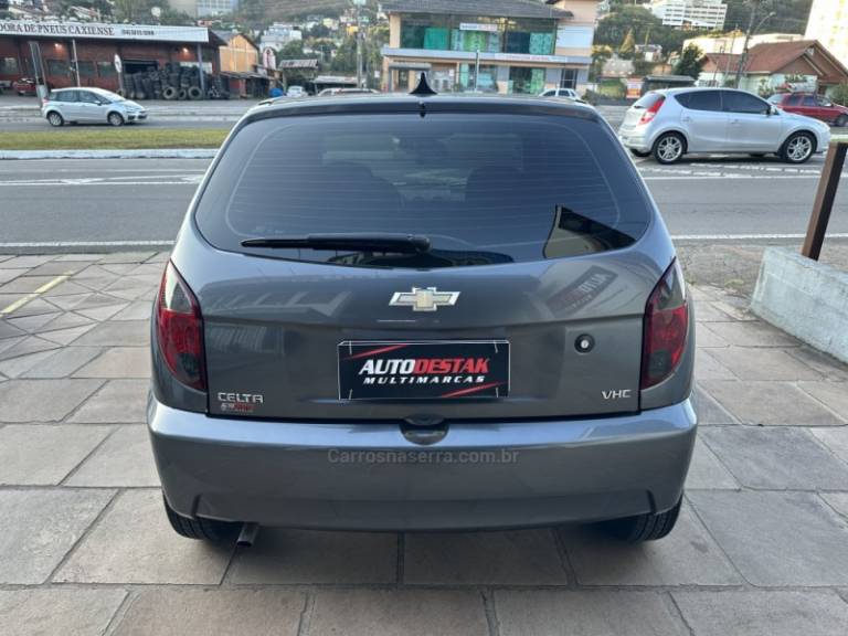 CHEVROLET - CELTA - 2013/2013 - Cinza - R$ 28.900,00