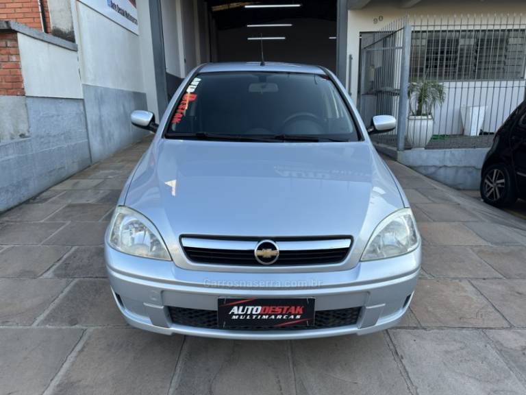 CHEVROLET - CORSA - 2008/2008 - Prata - R$ 28.900,00