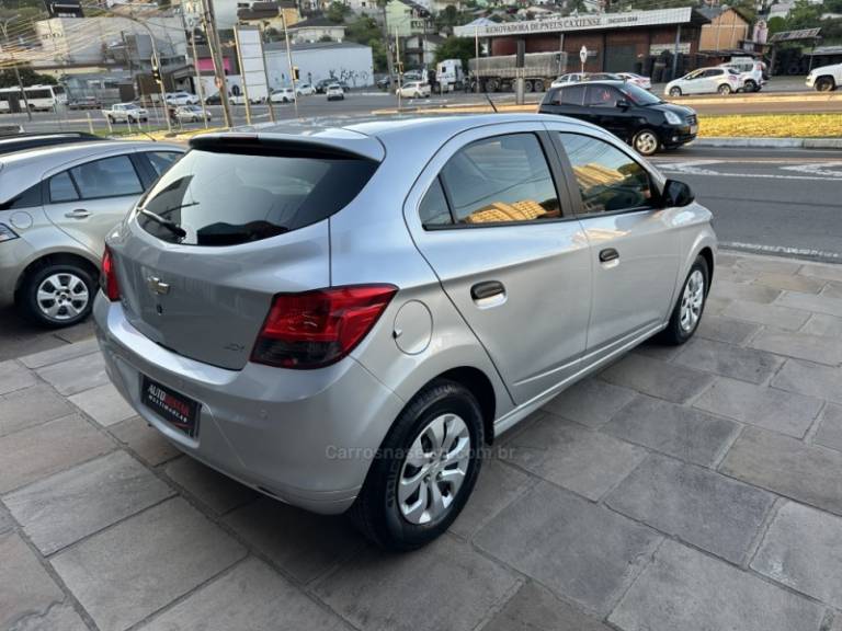 CHEVROLET - ONIX - 2019/2019 - Prata - R$ 51.900,00