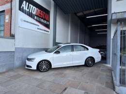 VOLKSWAGEN - JETTA - 2011/2011 - Branca - R$ 75.900,00