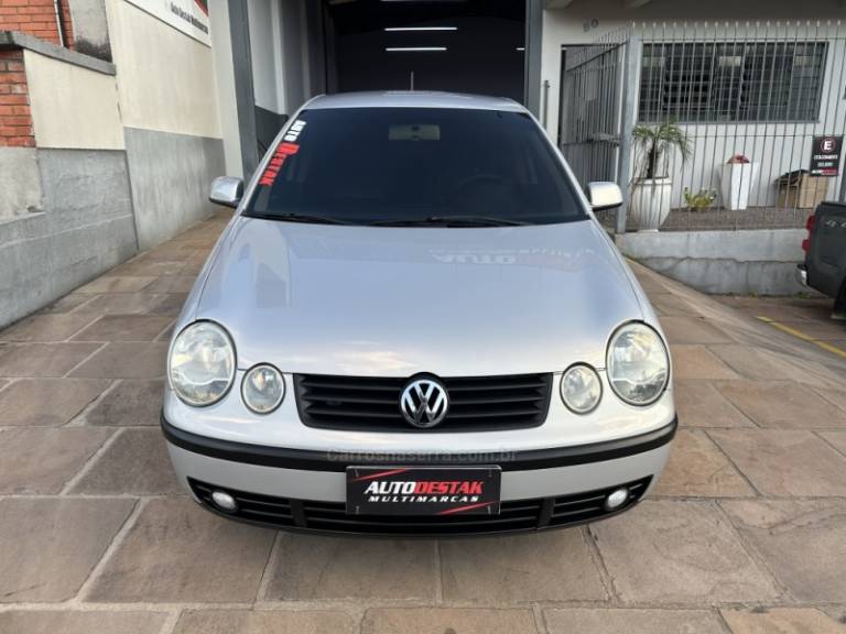 VOLKSWAGEN - POLO - 2006/2006 - Prata - R$ 26.500,00