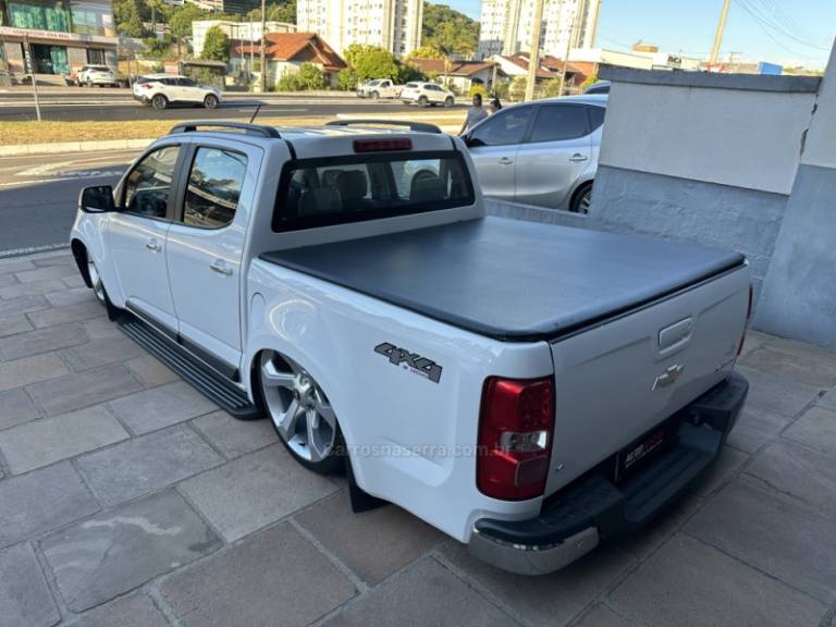 CHEVROLET - S10 - 2014/2014 - Branca - R$ 145.000,00