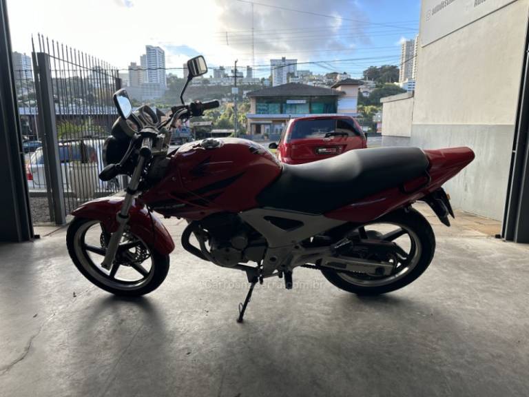 HONDA - CB TWISTER - 2008/2008 - Vermelha - R$ 10.999,00