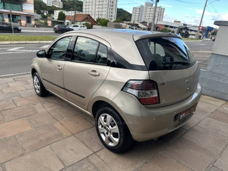 CHEVROLET - AGILE - 2013/2013 - Bege - R$ 38.900,00